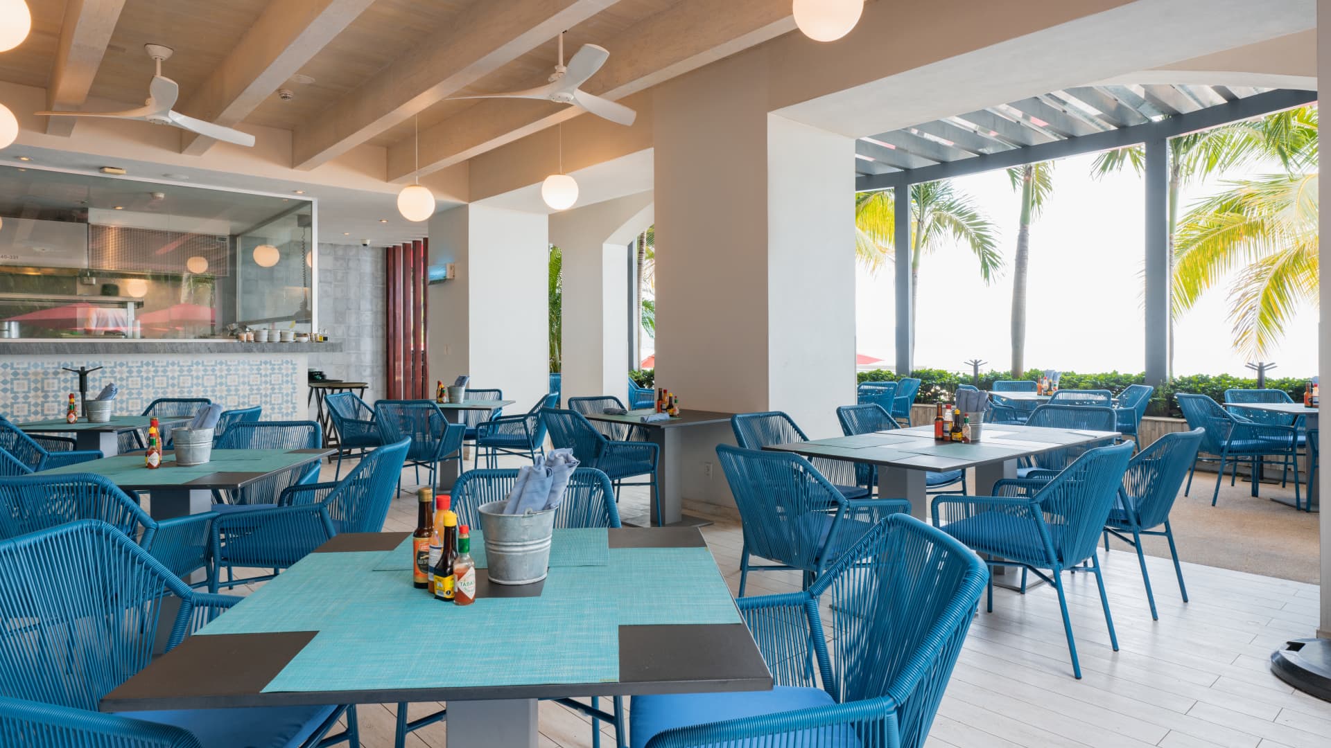 🌴✨ ¡𝗖𝗘𝗟𝗘𝗕𝗥𝗔𝗠𝗢𝗦 𝟯 𝗔𝗡̃𝗢𝗦 𝗩𝗜𝗔𝗝𝗔𝗡𝗗𝗢 𝗖𝗢𝗡𝗧𝗜𝗚𝗢! 🎉 Este verano, escápate a Hilton Vallarta Riviera 🌊☀️ — foto 10